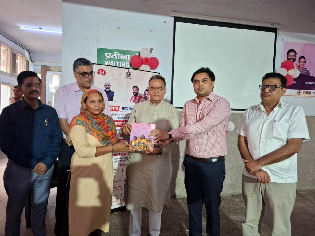 विधायक विनोद भयाना ने स्वस्थ महिला सशक्त परिवार महिला क्लीनिक टेली ईसीजी सेवा का किया शुभारंभ व अमृत फार्मेसी स्टोर की रखी आधारशिला
